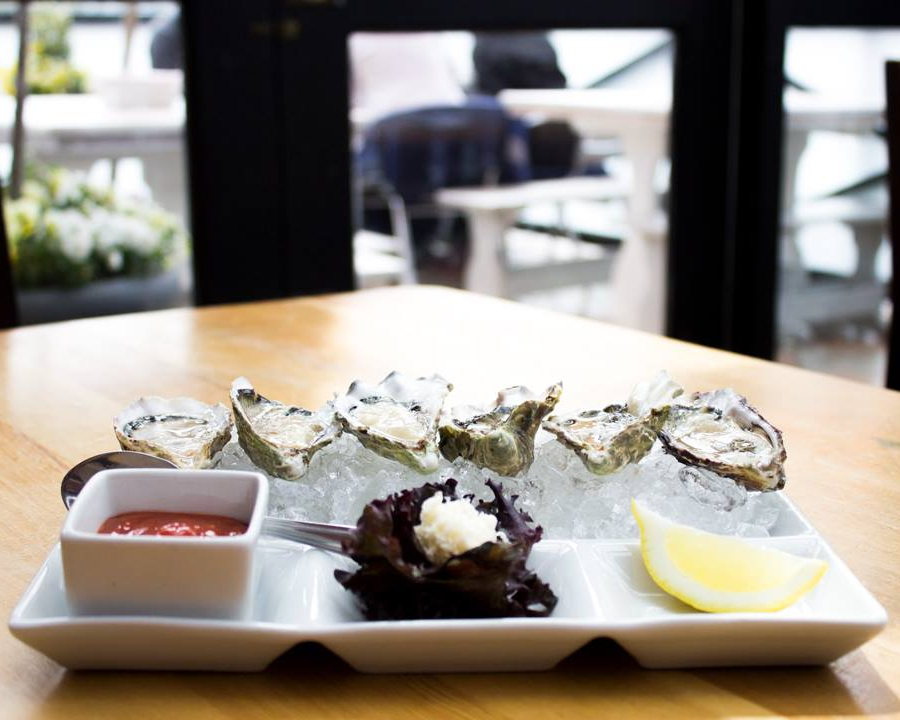 Looking for a Great Oyster Bar in Victoria BC? Finn's Seafood Restaurant